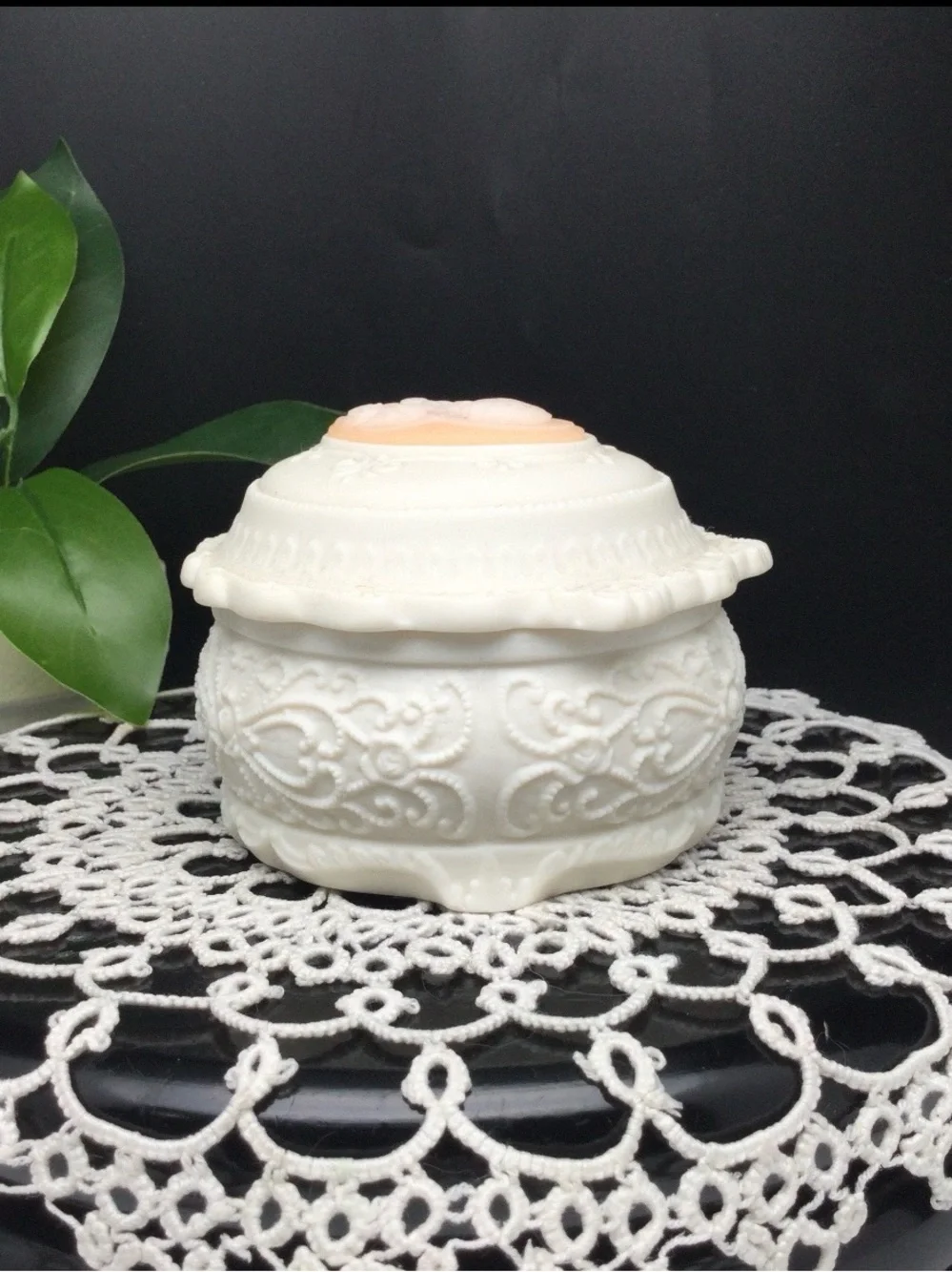Vintage-Inspired White Cameo Trinket Box with Peach Cameo